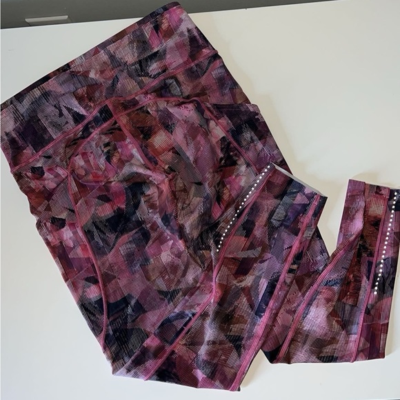 Lululemon Fast & Free 7/8 Tight II Nulux 25"
Sun Dazed Multi Pink Size 8 - Picture 8 of 13